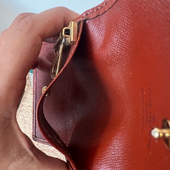 Louis Vuitton authentic EPI leather key case - Picture 5 of 5